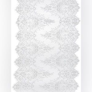 118” x 18” vintage lace table runner